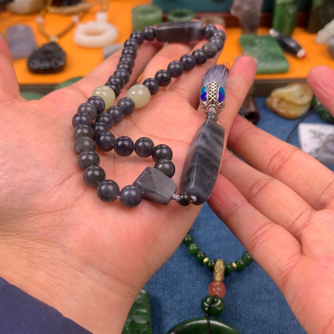 和田玉未镶嵌颈饰