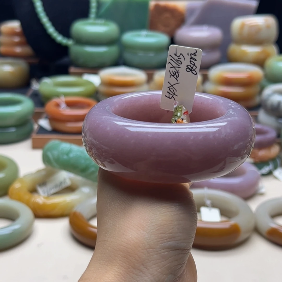 ପ****石英岩玉手镯未镶嵌