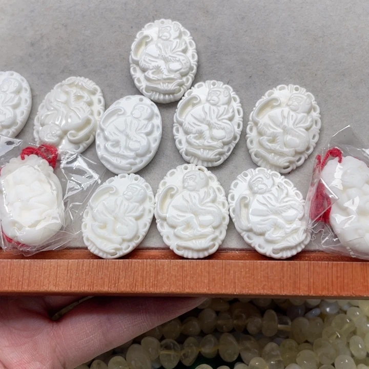 玛瑙/玉髓合金珠宝半成品一个猴子车车吊坠