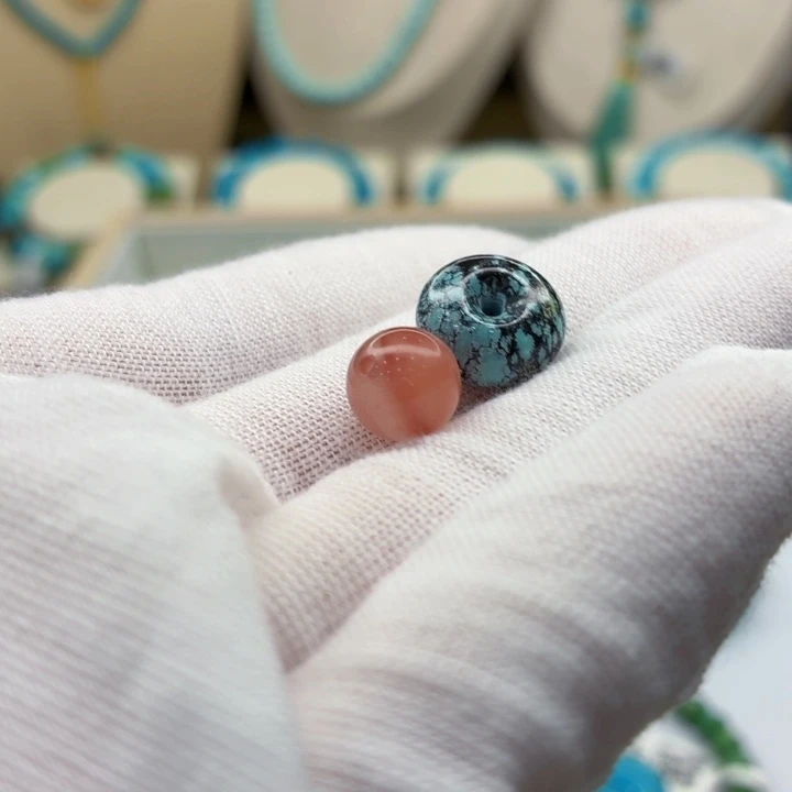 南红玛瑙未镶嵌珠宝奇石