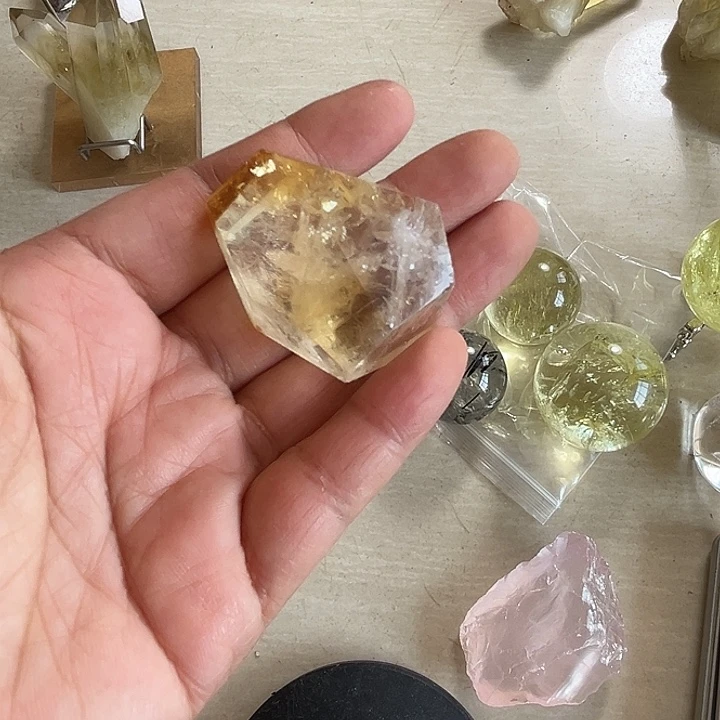 未镶嵌珠宝半成品黄晶