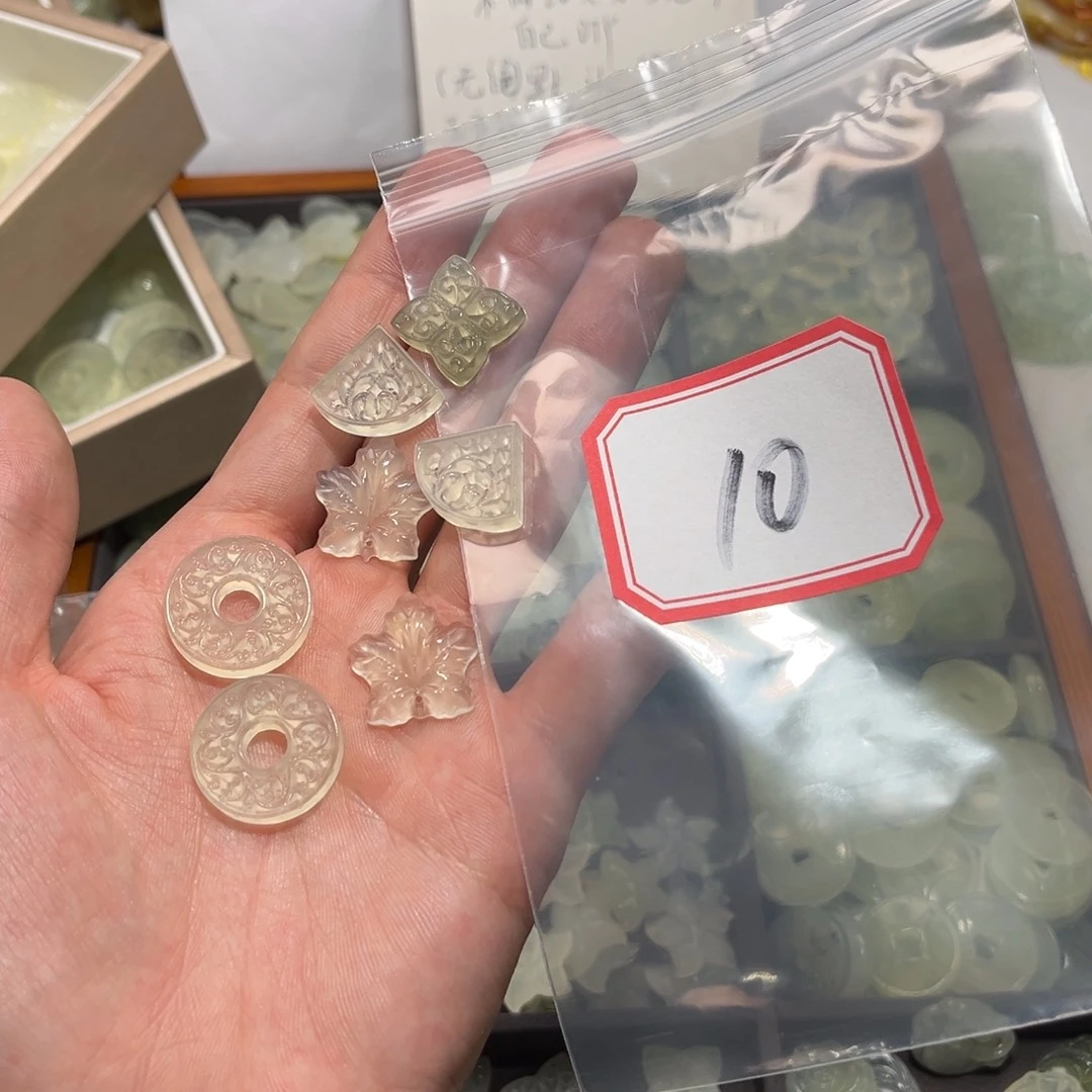 Y****蛇纹石玉合金颈饰