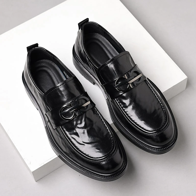 2025皮鞋男士黑色商务正装春季透气英伦休闲结婚新郎西装鞋2403