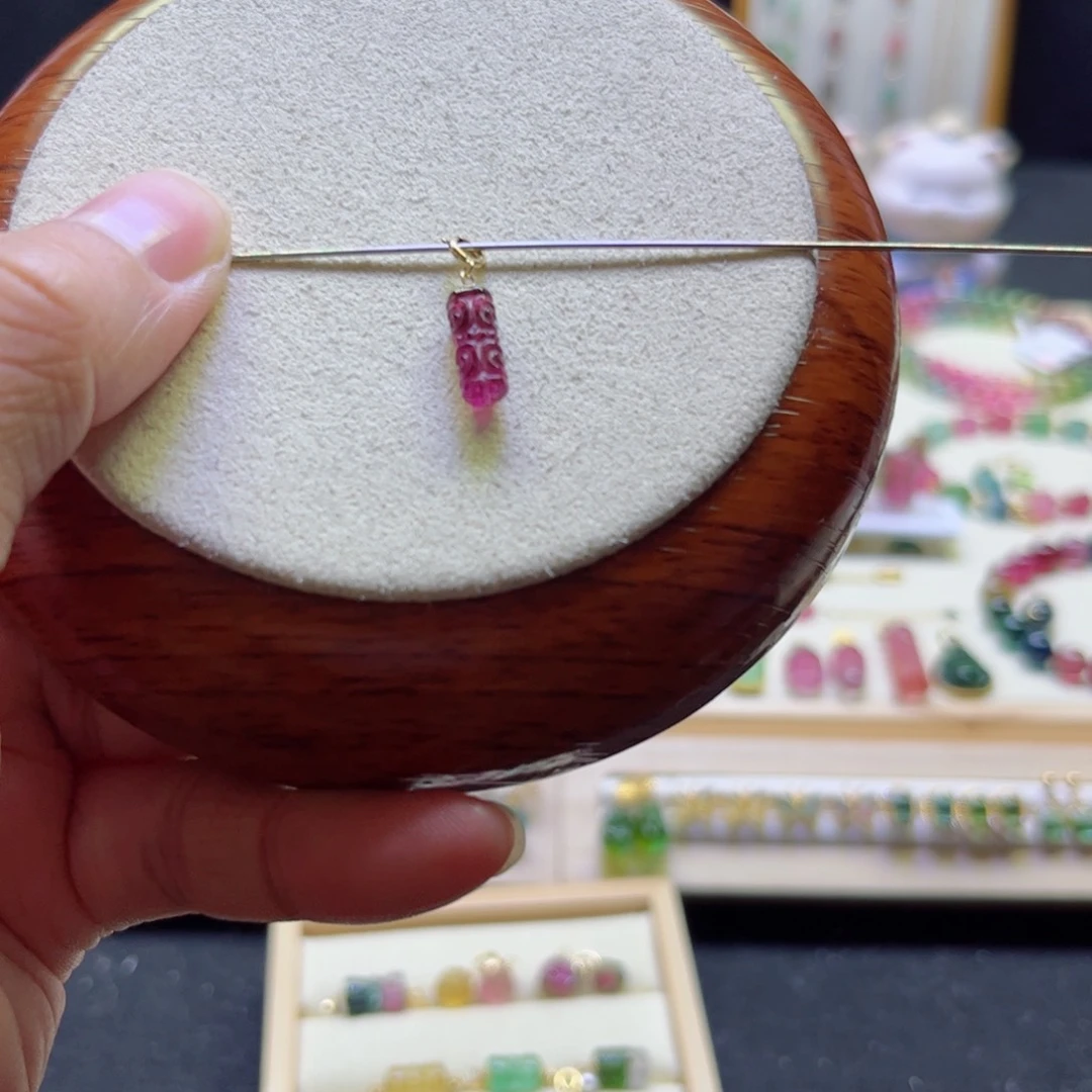 粉***桶未镶嵌吊坠(不含链)碧玺