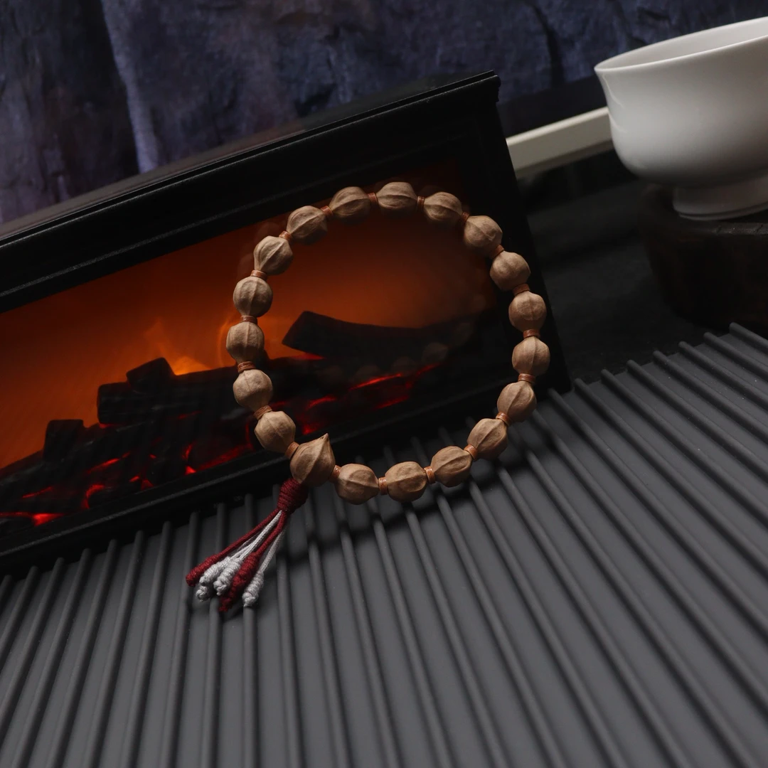 【坤灵造物】硬派越野型/蜜桃臀系列小尺寸正四花肌肉感橄榄核手持