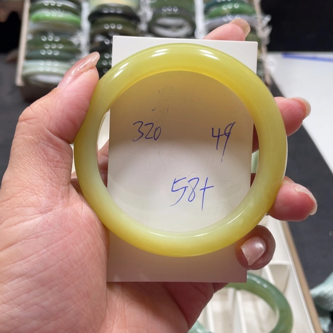 可***爱蛇纹石玉未镶嵌手镯