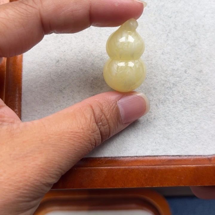 琥珀未镶嵌珠宝奇石M109号虎皮千层妖花微瑕