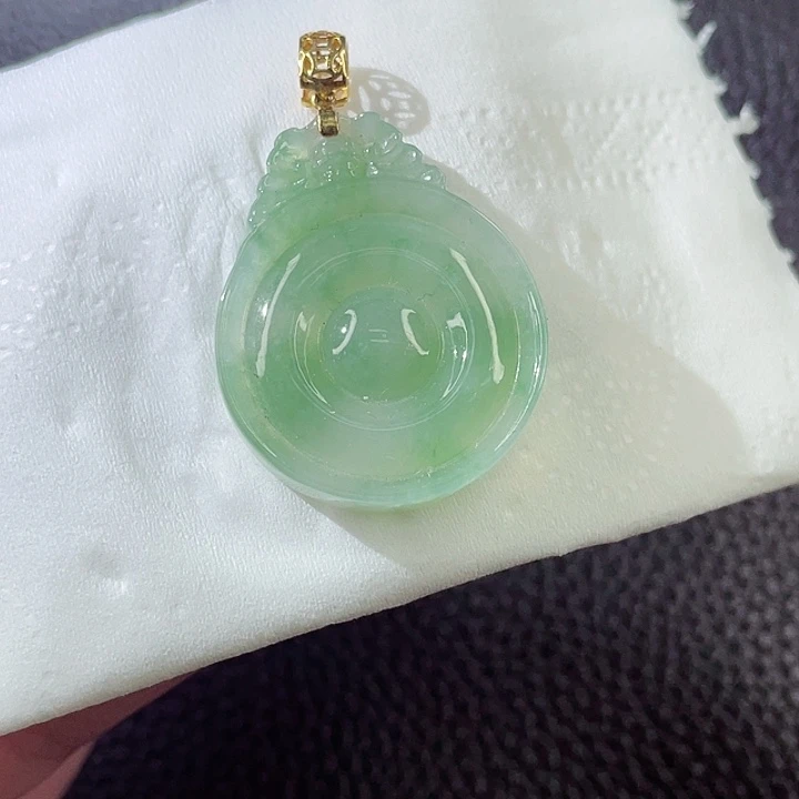 翡翠颈饰18K金镶嵌翡翠