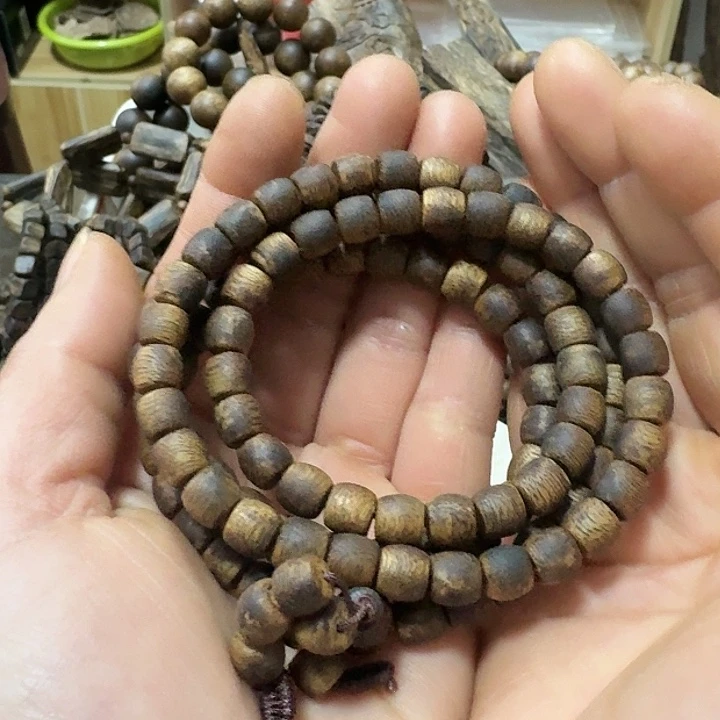 沉香手串江**中0.7老型珠古珠