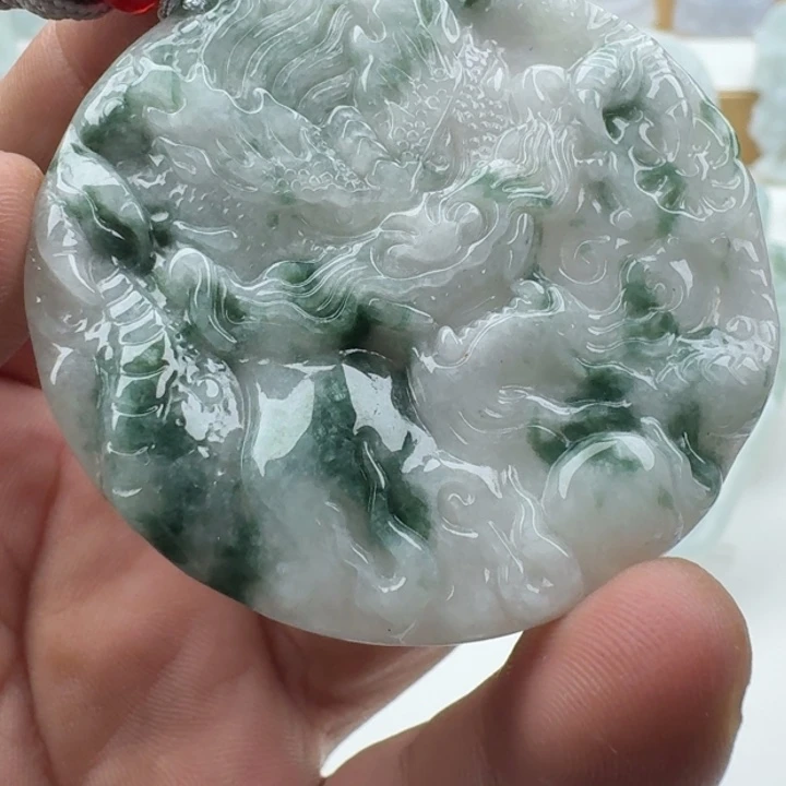 翡翠未镶嵌颈饰天然缅甸A货翡翠