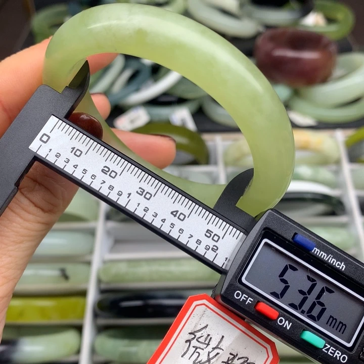 蛇纹石玉未镶嵌手镯617