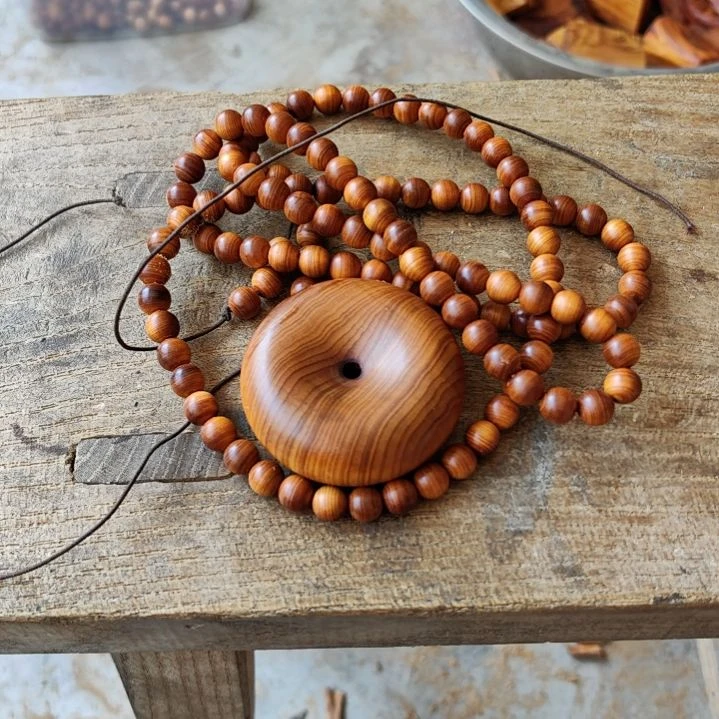 请****0.8黑油陈华料加平安扣一个