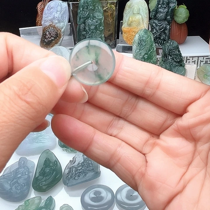 翡翠未镶嵌颈饰平安扣