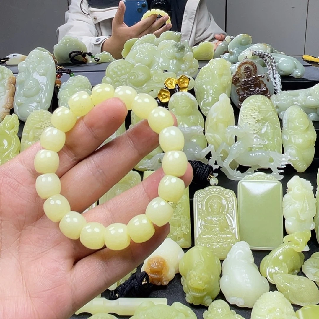 和田玉（黄玉）未镶嵌颈饰