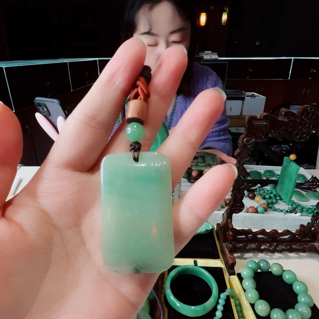 密玉（石英质玉）未镶嵌颈饰