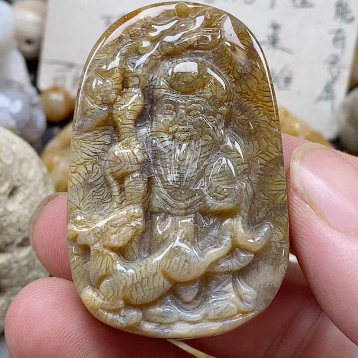 颈饰未镶嵌硅化珊瑚（珊瑚玉）