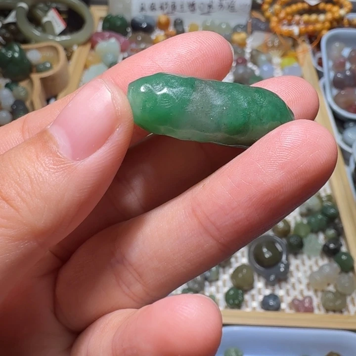 和田玉未镶嵌珠宝半成品