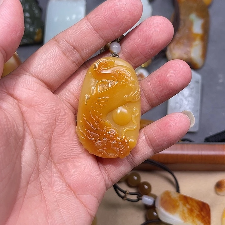 理***国颈饰未镶嵌和田玉