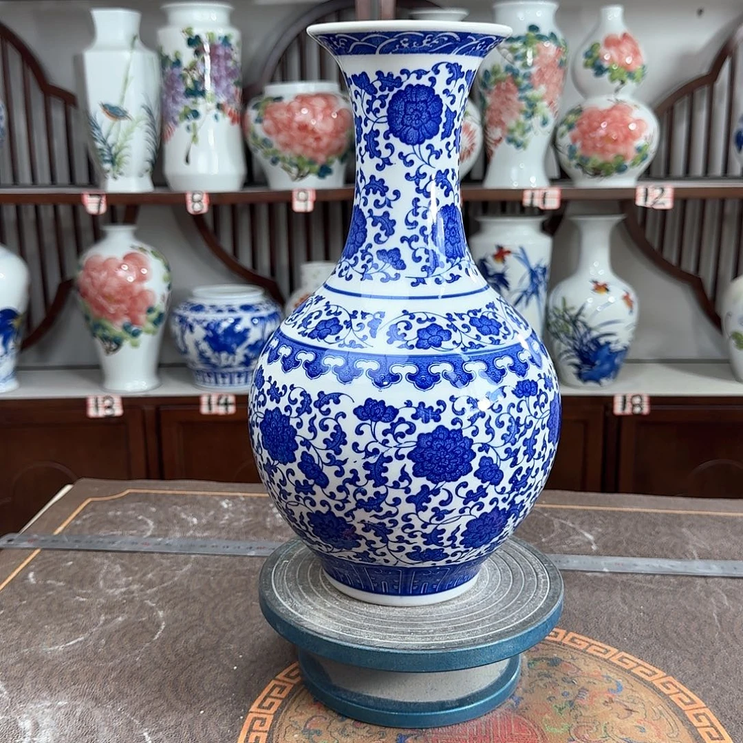 摆件景德镇陶瓷缠枝