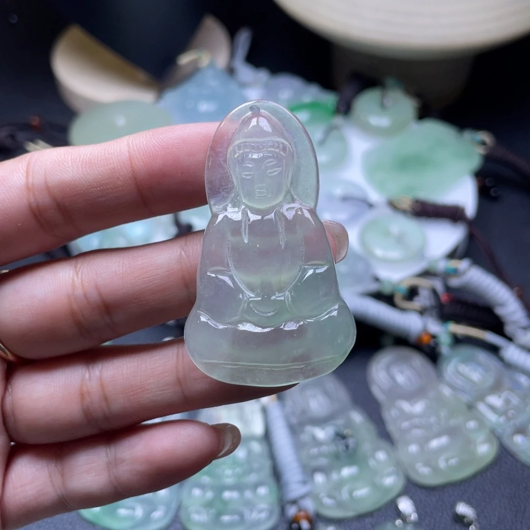 颈饰未镶嵌翡翠