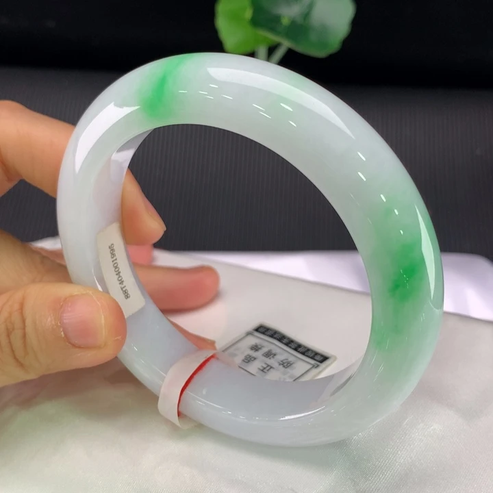 翡翠未镶嵌手镯正圈60