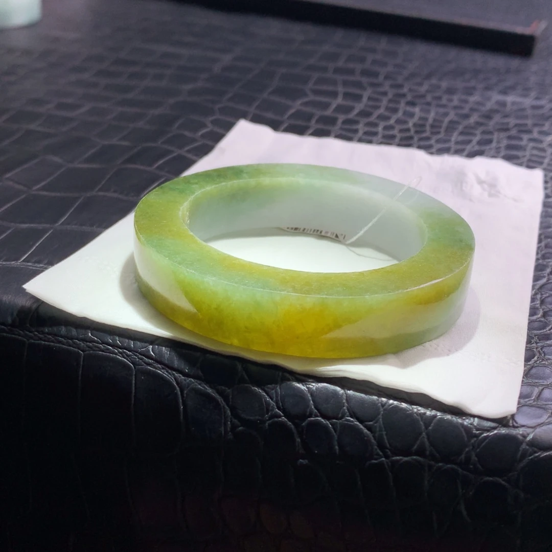 定制翡翠未镶嵌手镯