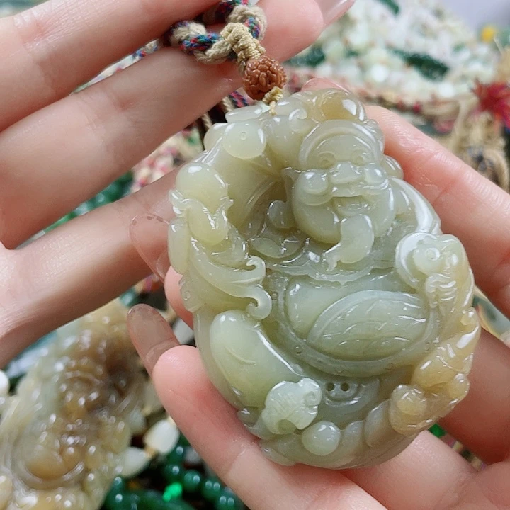 颈饰未镶嵌和田玉