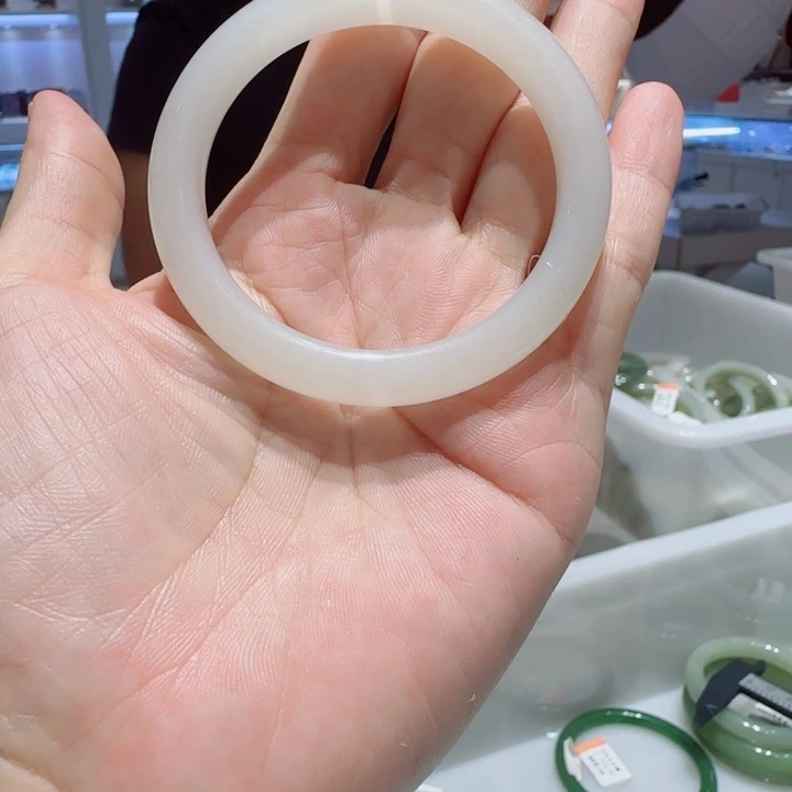 未镶嵌手镯和田玉69