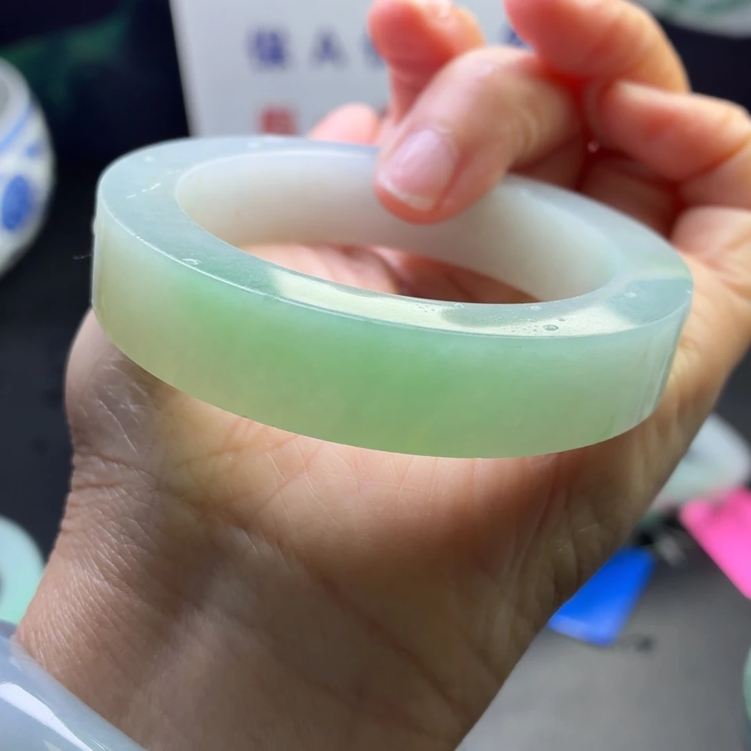 定制翡翠未镶嵌翡翠手镯甜阳绿