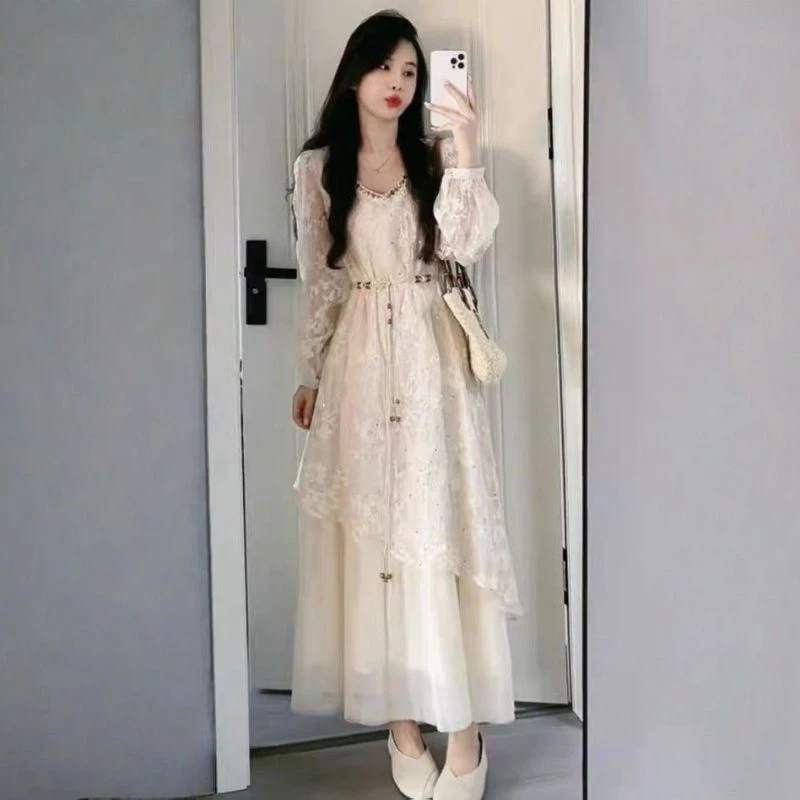 大码胖mm法式重工v领蕾丝刺绣拼接连衣裙秋冬女装禅意仙气飘飘