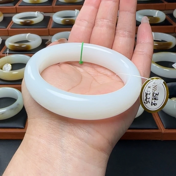 未镶嵌手镯和田玉 老熟羊脂