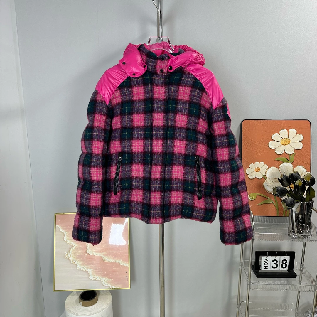 99新  Moncler 粉色 格子 羽绒服 14码 A6051