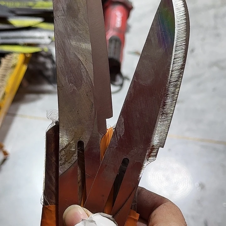 她***说红宝石半成品，不磨，她说