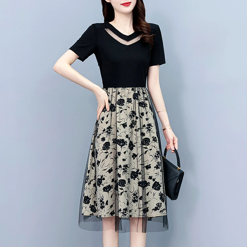 高级感假两件拼接网纱镂空连衣裙夏新款大码女装修身显瘦短袖裙子