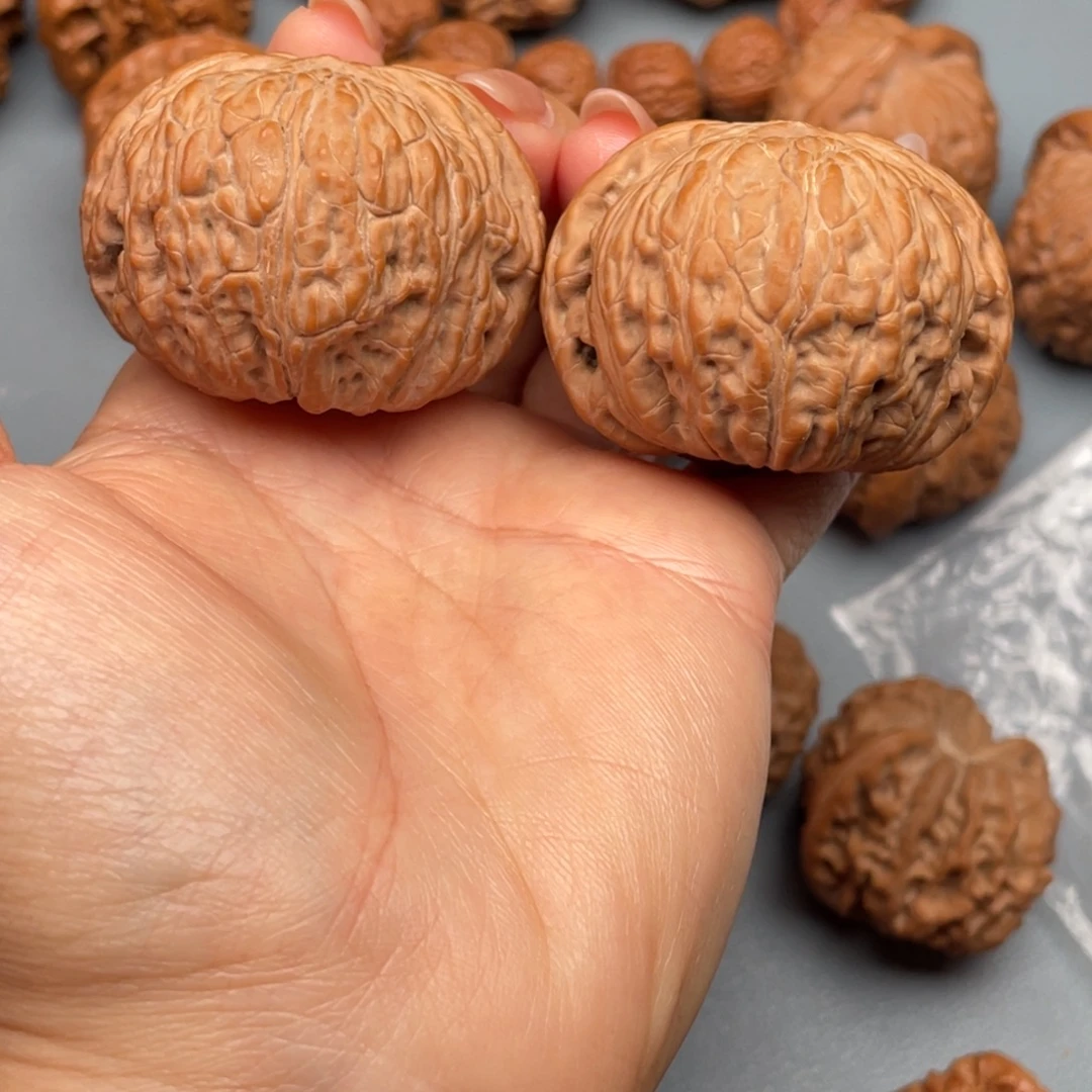 鄂***子文玩核桃把件44➕泥鳅背