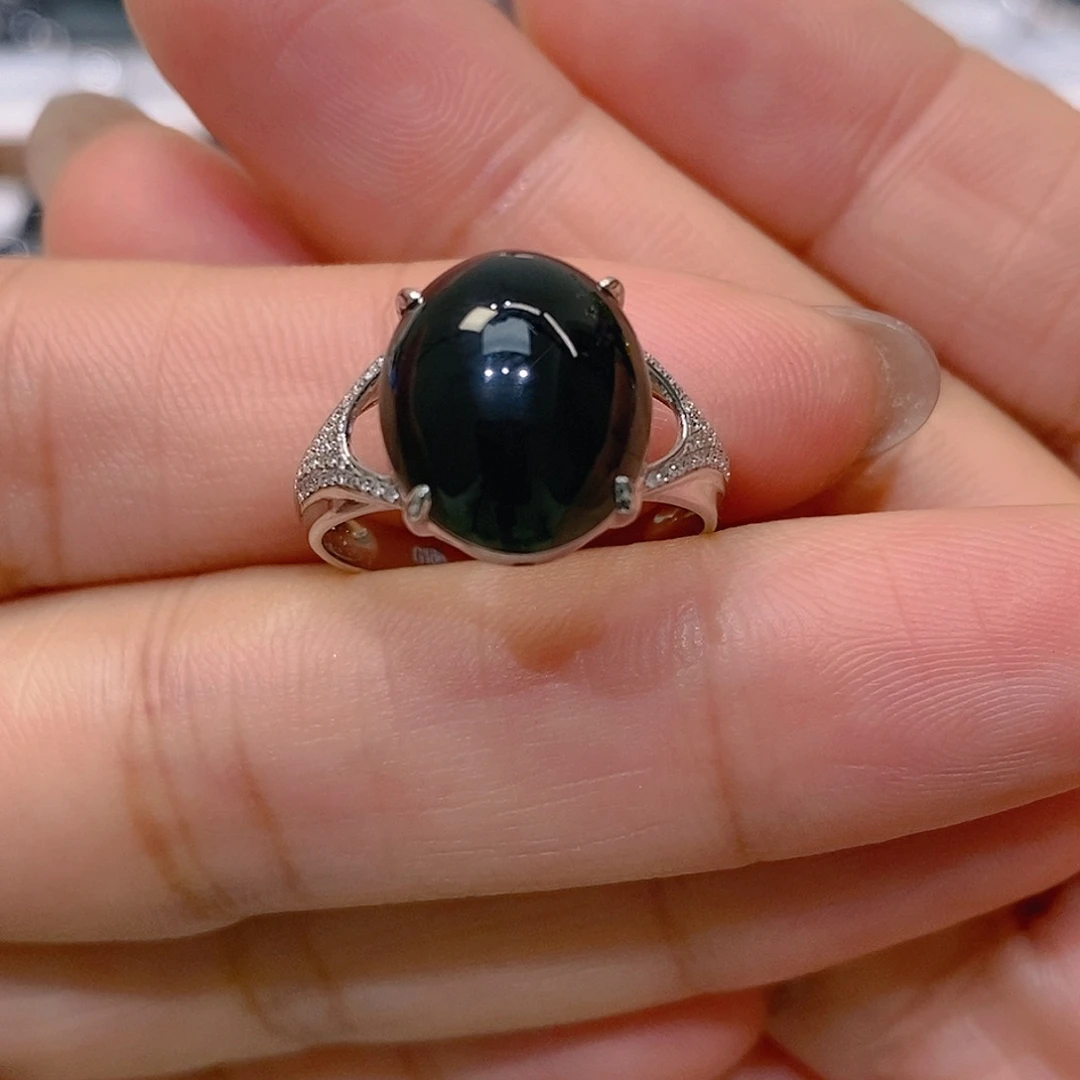 翡翠18K金镶嵌戒指