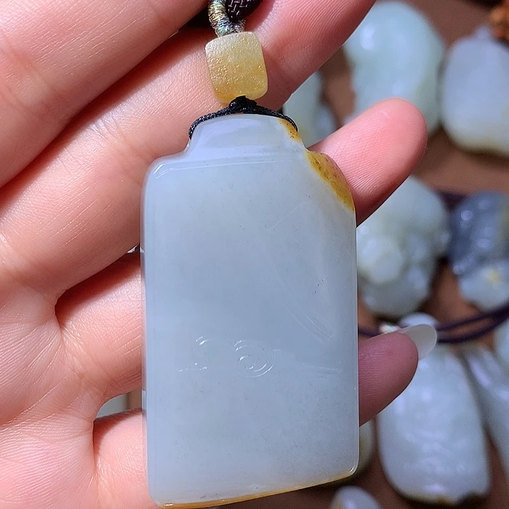 一***风和田玉未镶嵌颈饰