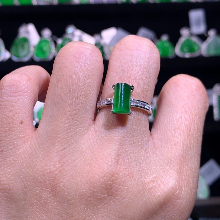 【闪购商品】银S925镶嵌戒指翡翠