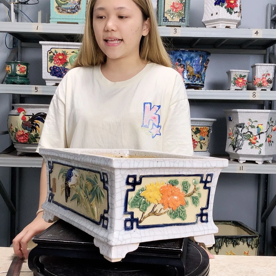 在***人实物拍摄湾盆石湾盆