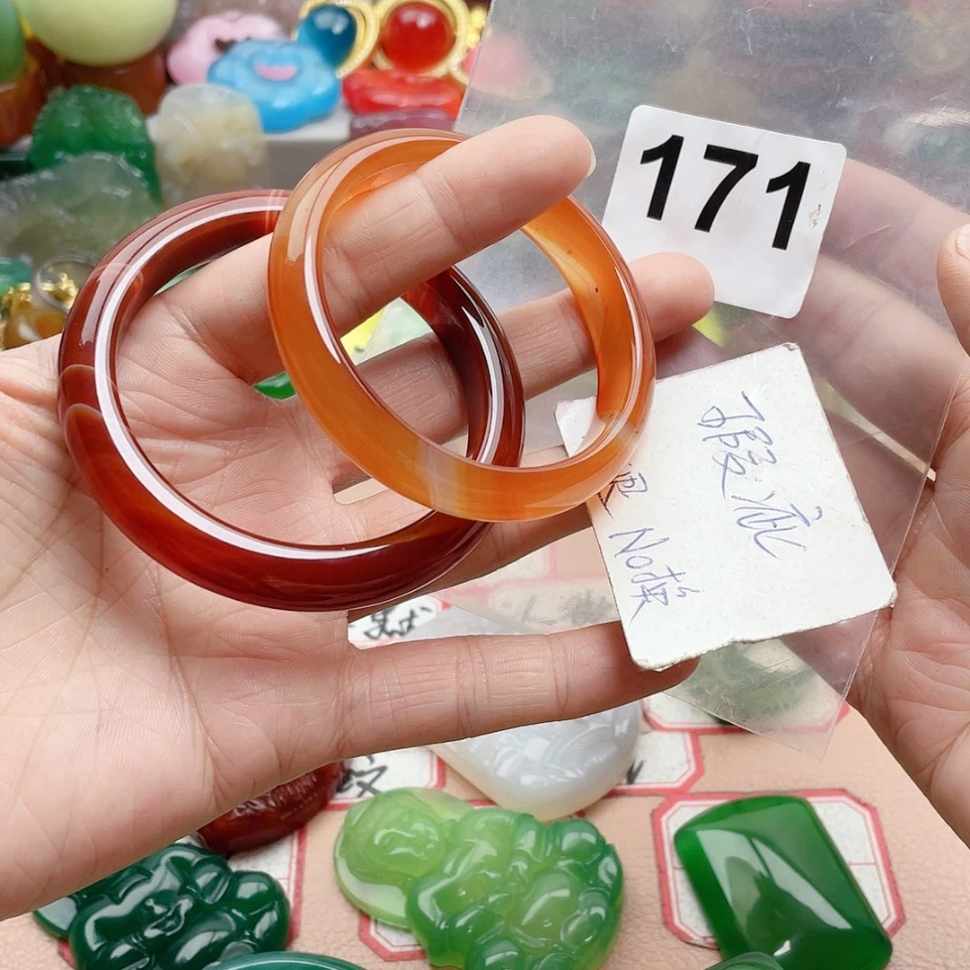 合金颈饰玛瑙/玉髓钟*