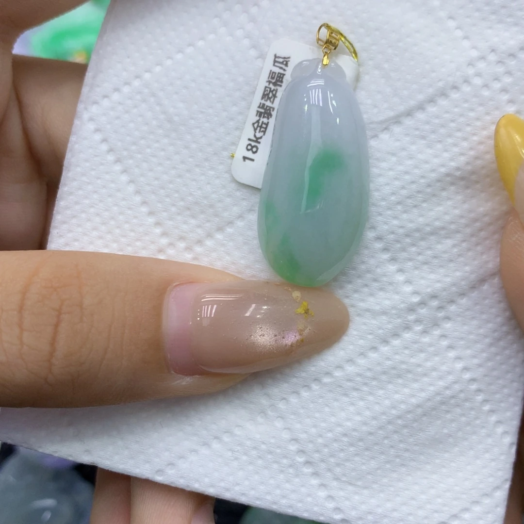 翡翠18K金镶嵌颈饰翡翠