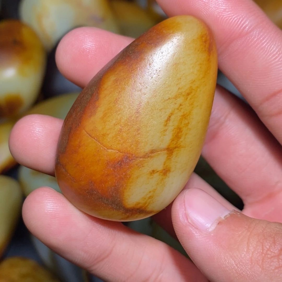 和田玉未镶嵌珠宝奇石