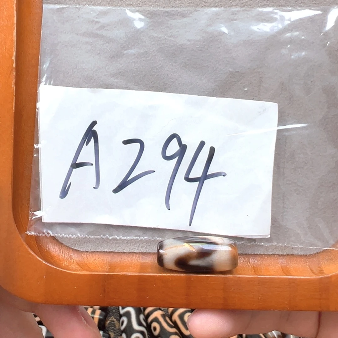 玛瑙/玉髓颈饰未镶嵌微瑕微带石纹特价处理品