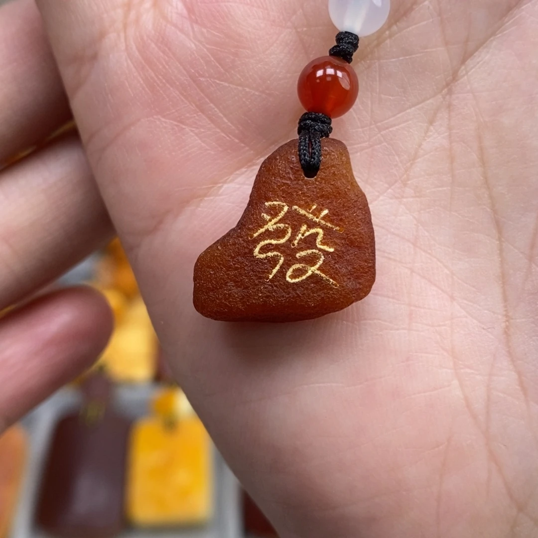 蜜蜡未镶嵌珠宝奇石