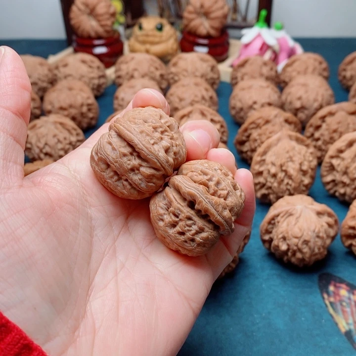 文玩核桃把件元宝34（微瑕）