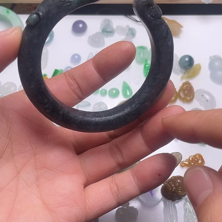 定制翡翠未镶嵌特色猫爪手镯