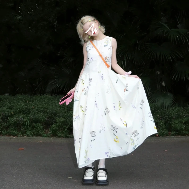 茶歇法式碎花无袖吊带连衣裙2025新款女秋季小个子小众设计长裙子