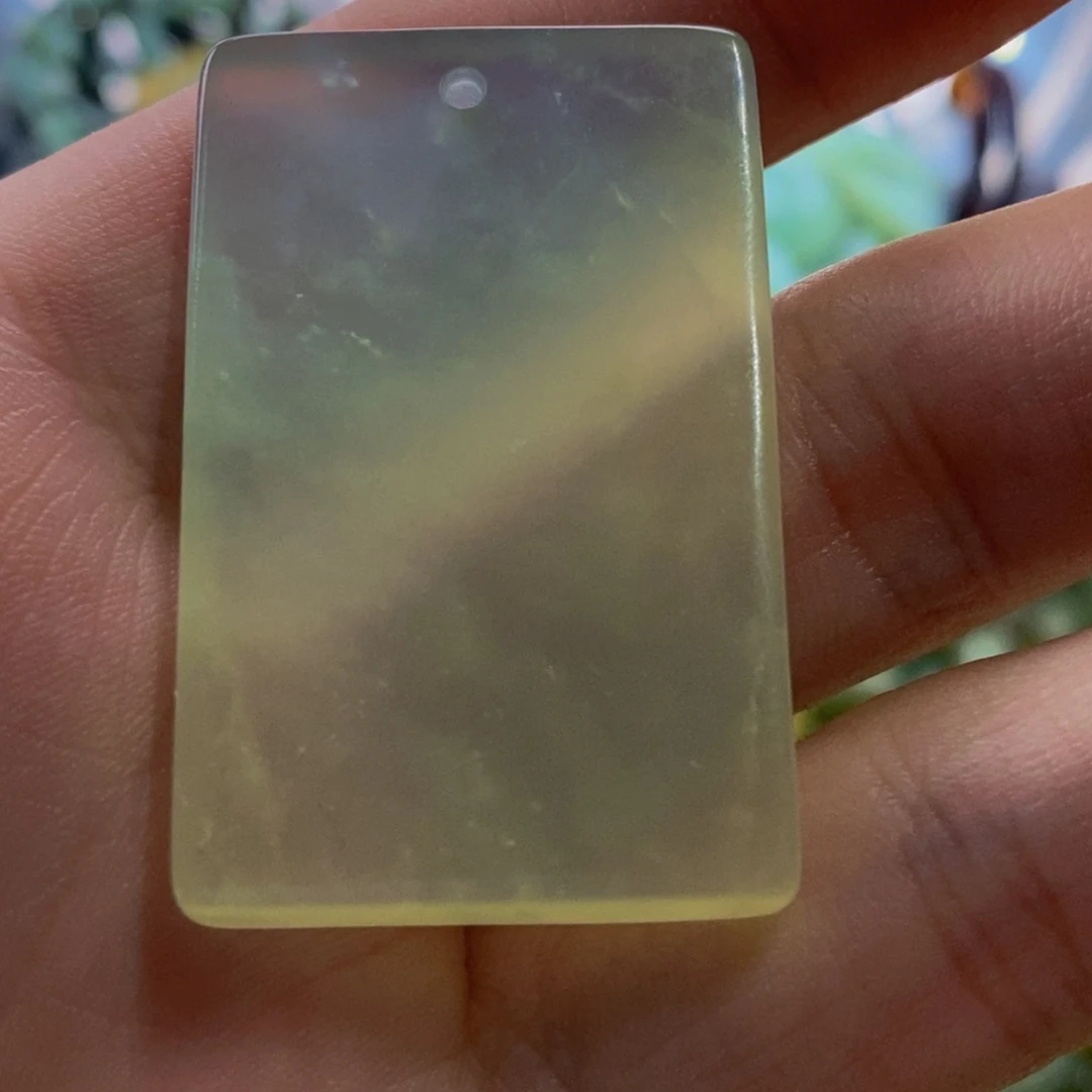 蛇纹石玉吊坠未镶嵌