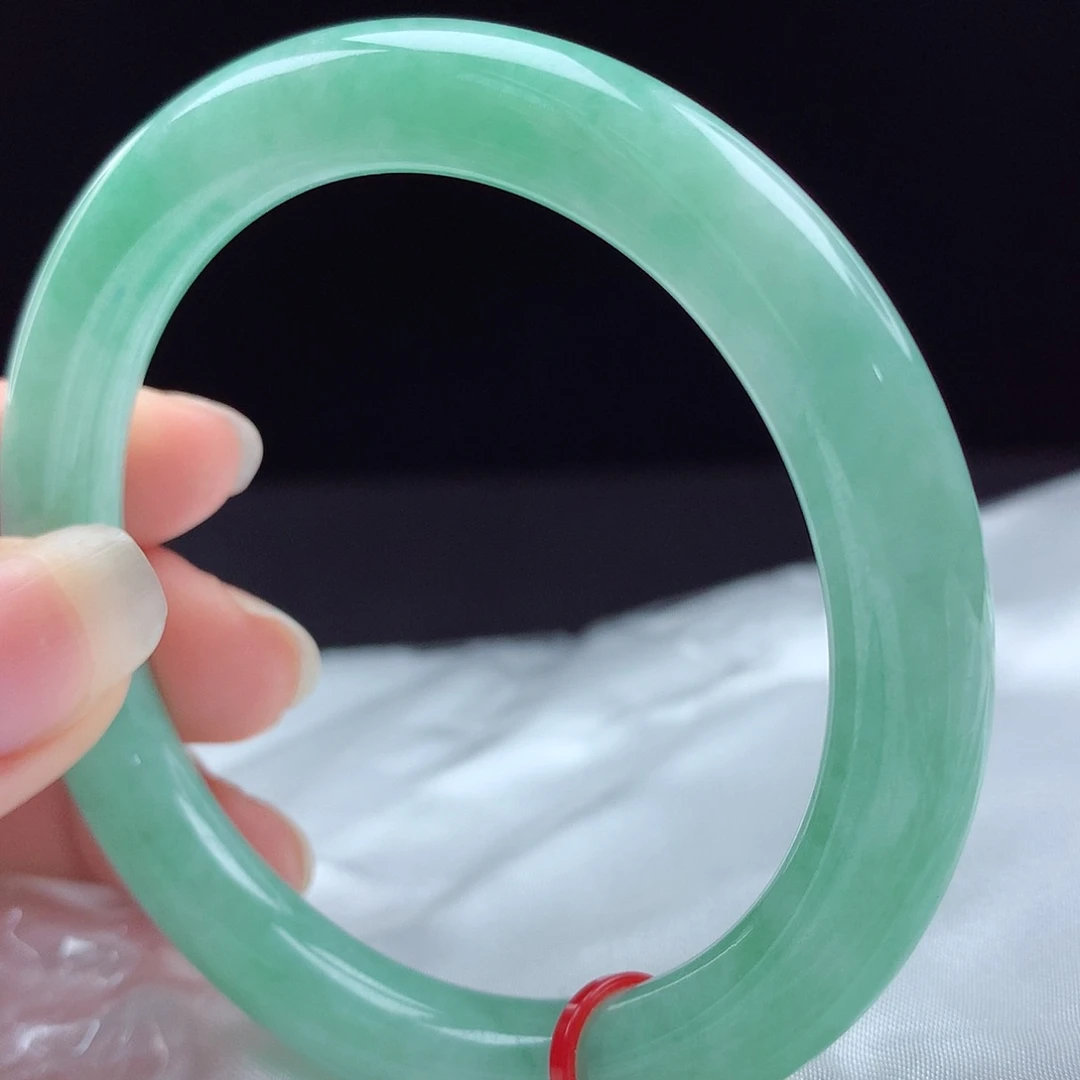 未镶嵌手镯翡翠81052，