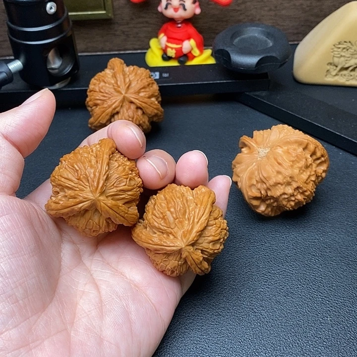 心***好文玩核桃把件白奔